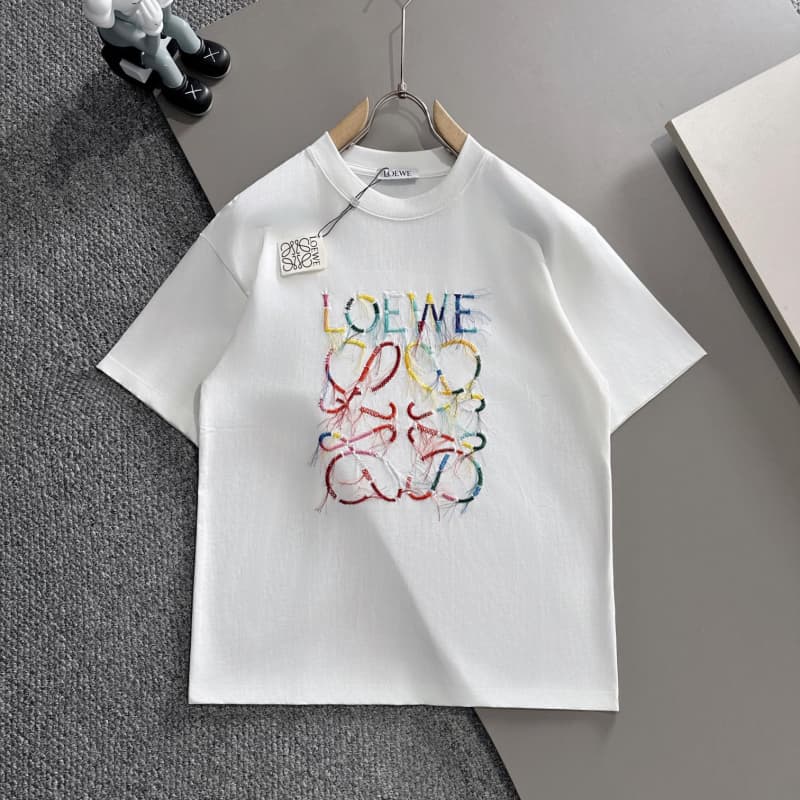 T-shirt brodé à franges arc-en-ciel