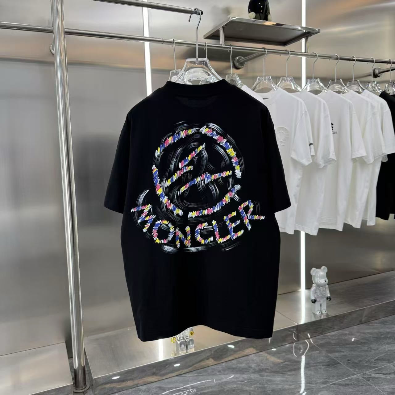 Camiseta con estampado de colores