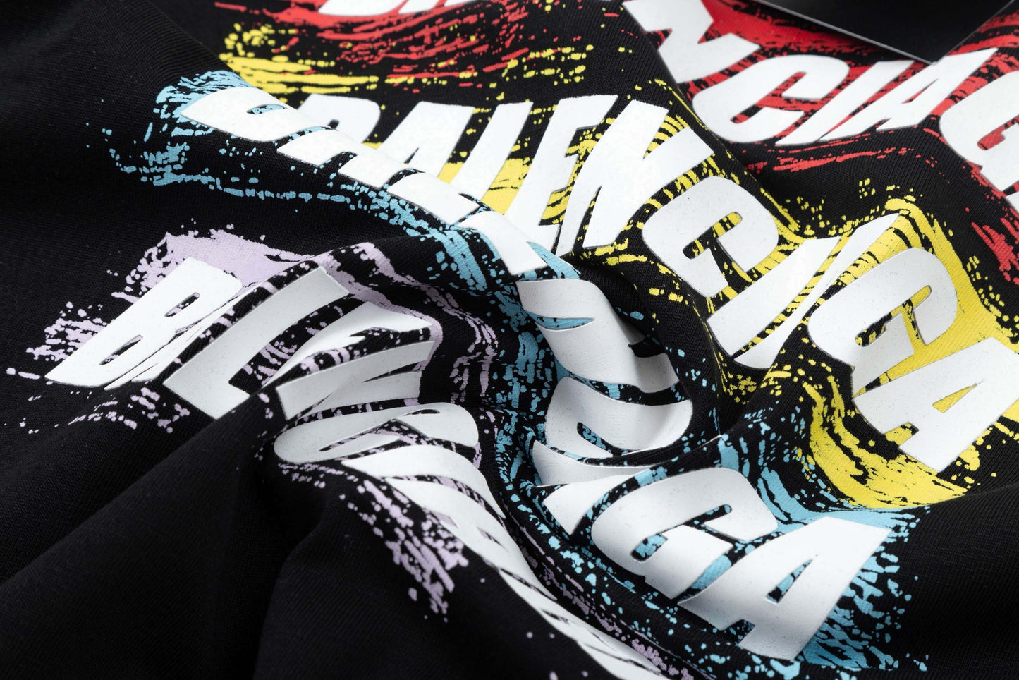 Camiseta con estampado de colores