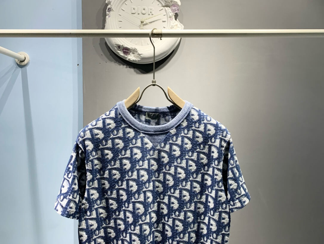 T-shirt classique à imprimé intégral