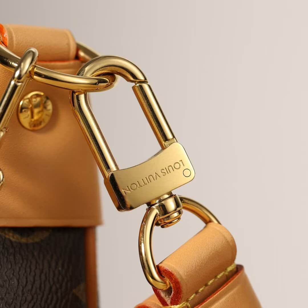 Bolso de hombro clásico con monograma de luna