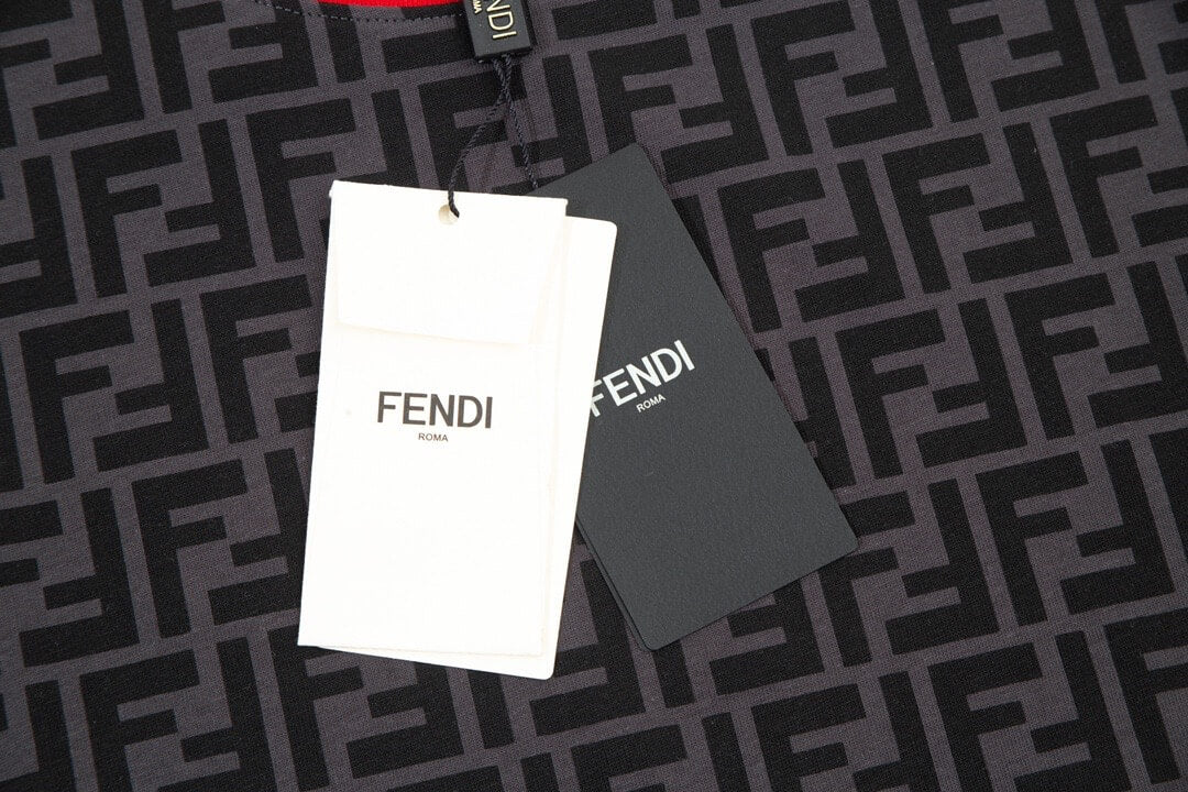T-shirt imprimé lettre « F » sur toute la surface