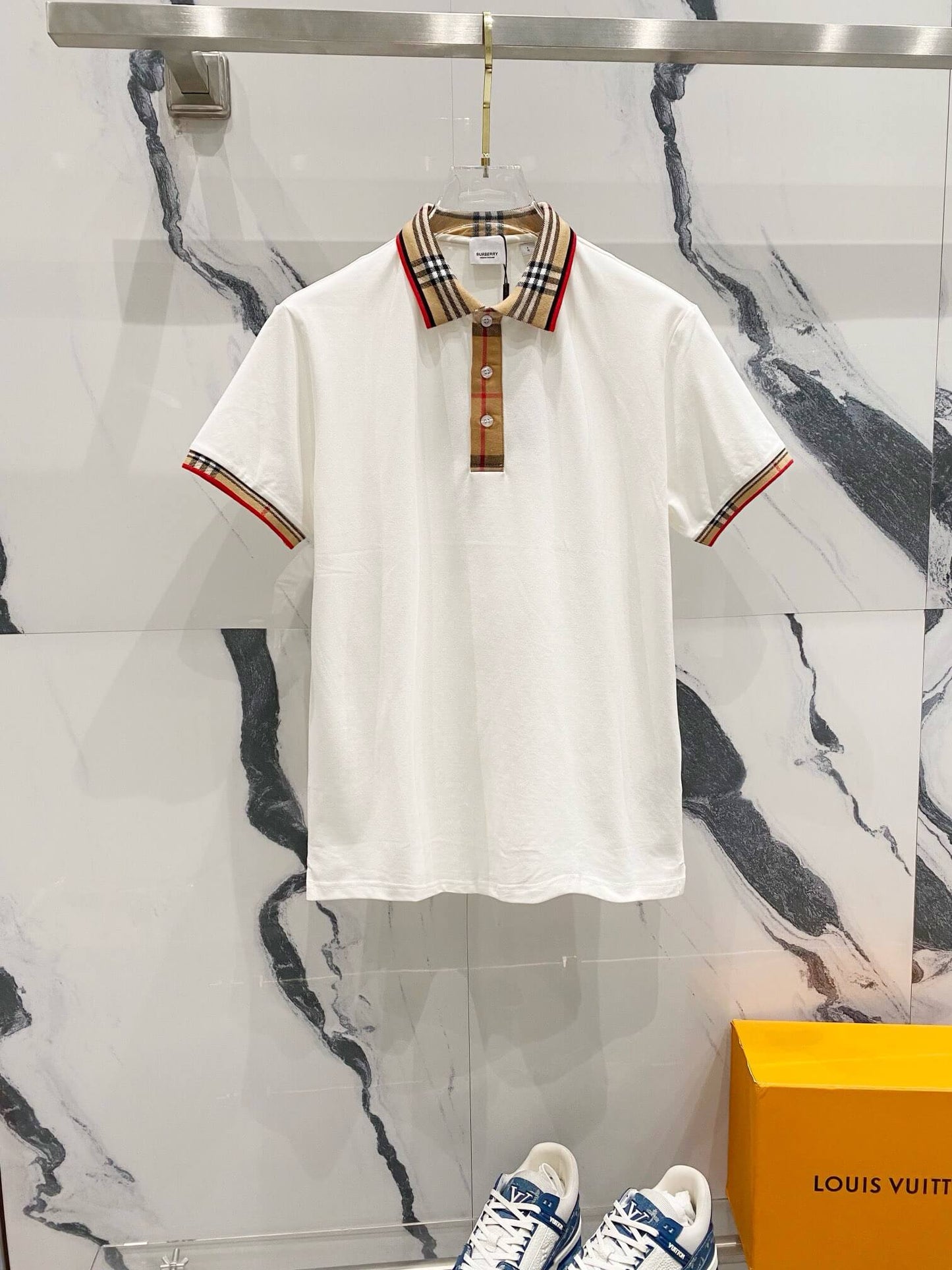 Camiseta polo con cuello a cuadros