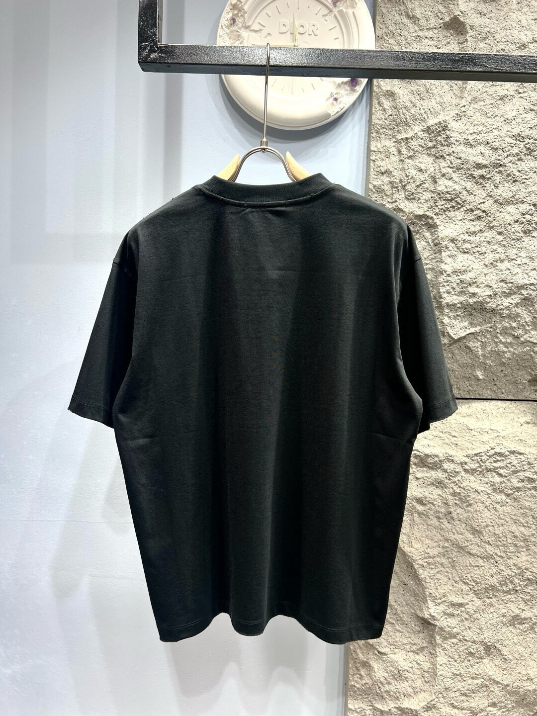 Camiseta con letras de espuma