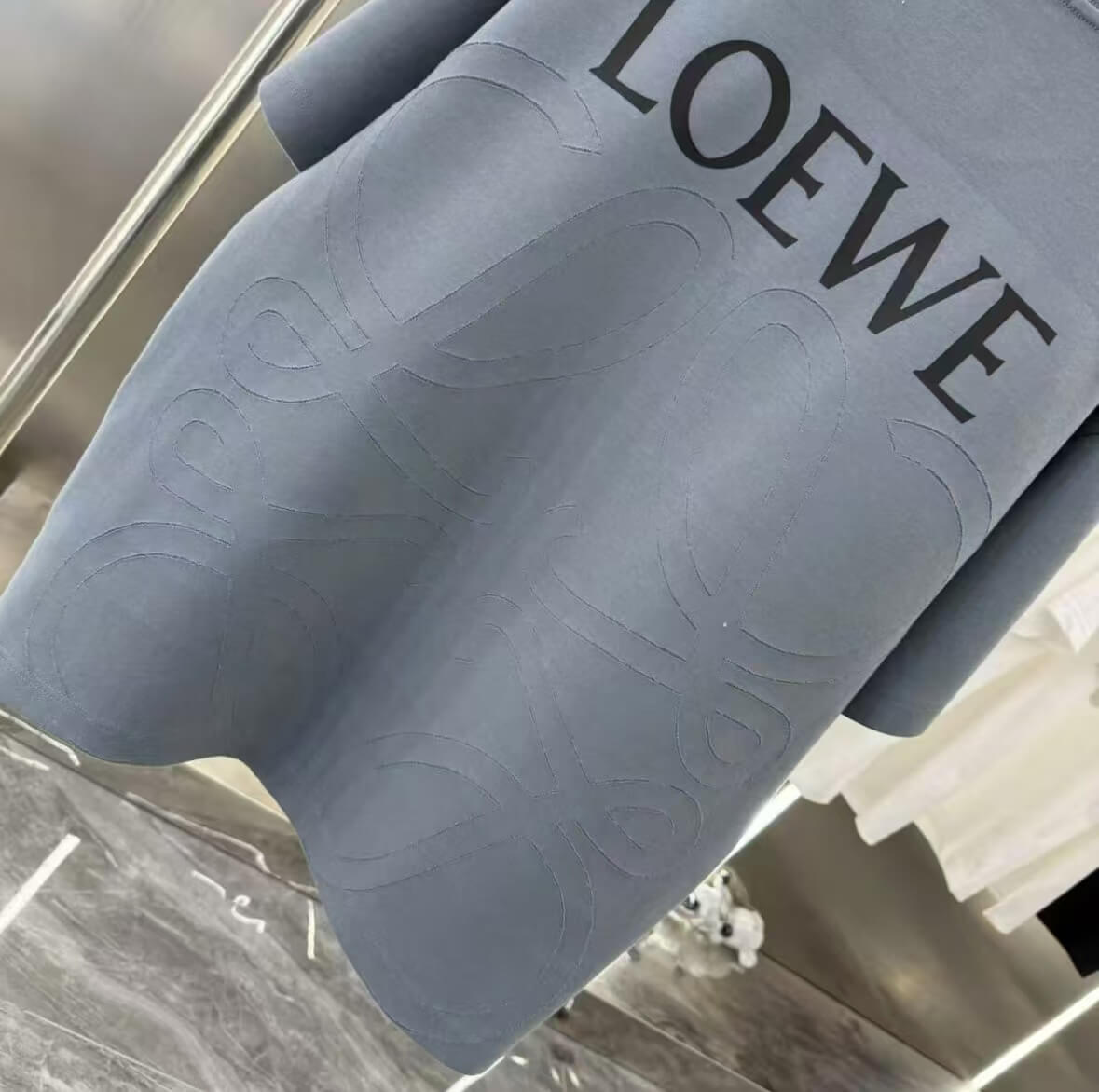 T-shirt au design unique gravé au laser