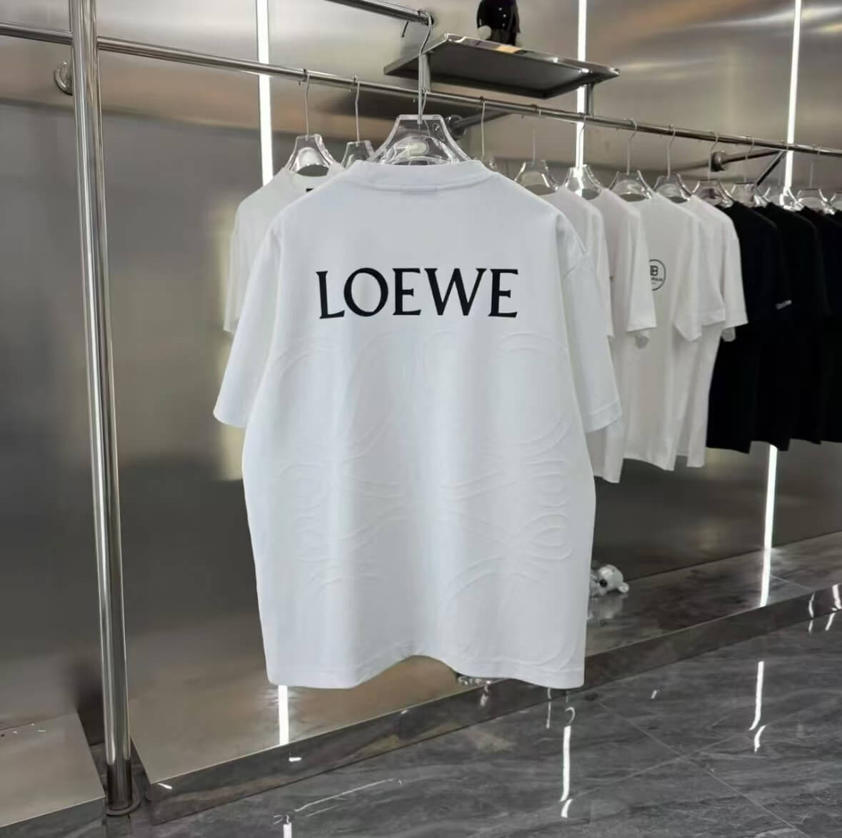 T-shirt au design unique gravé au laser