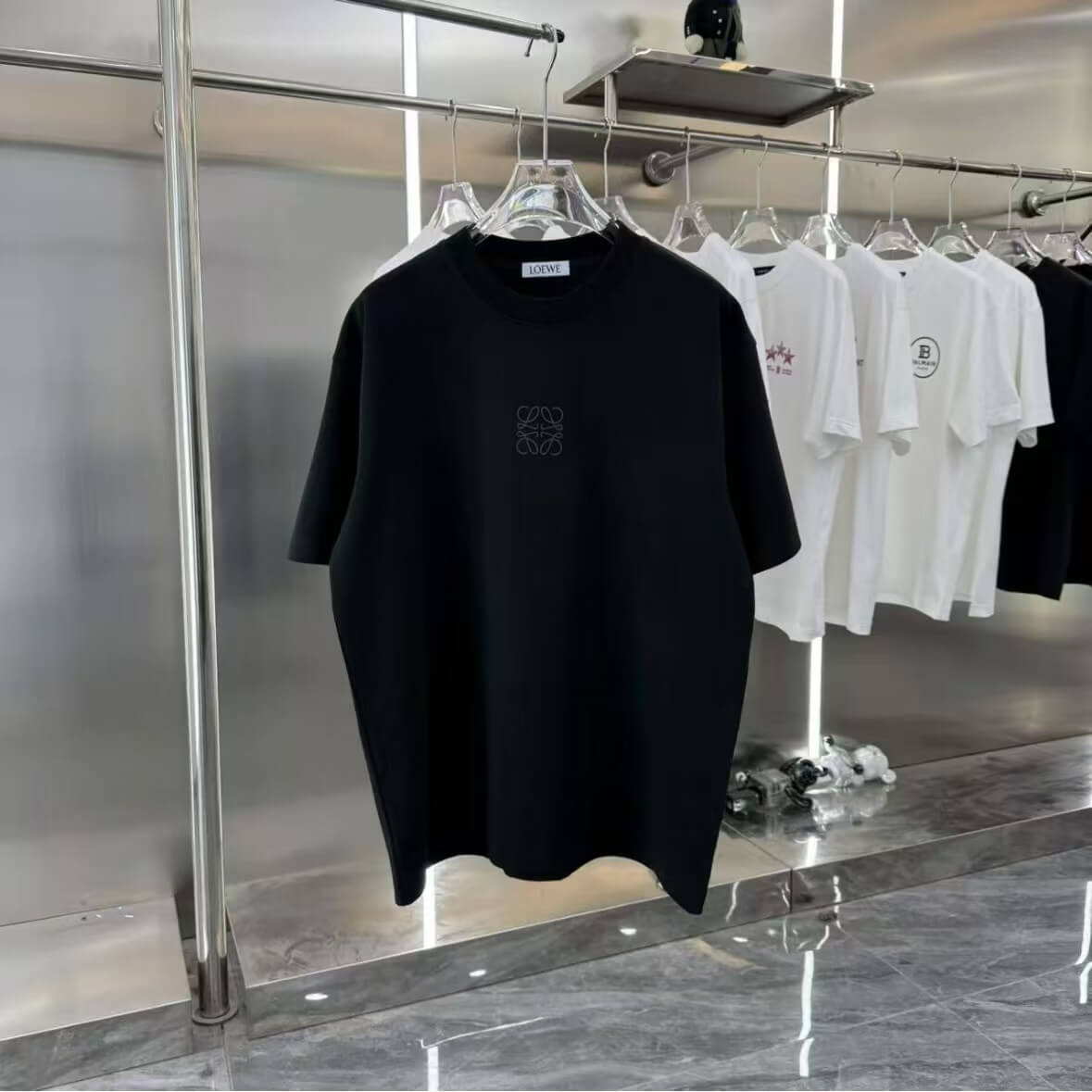 T-shirt au design unique gravé au laser
