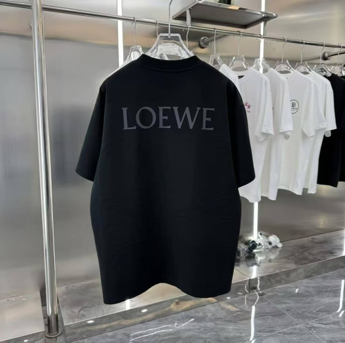 T-shirt au design unique gravé au laser