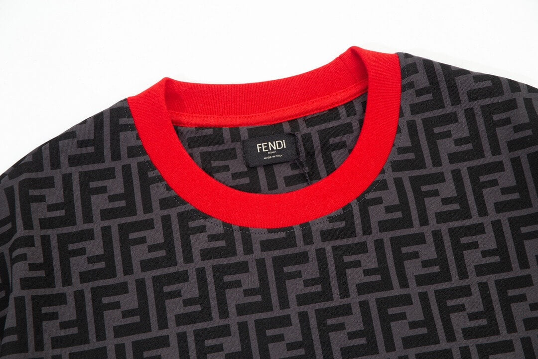 T-shirt imprimé lettre « F » sur toute la surface