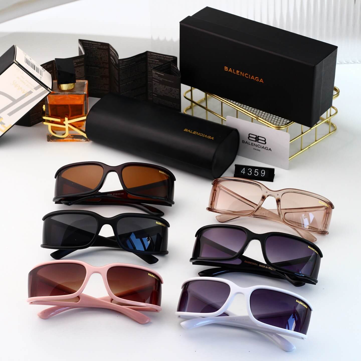 Gafas de sol curvas futuristas de montura completa