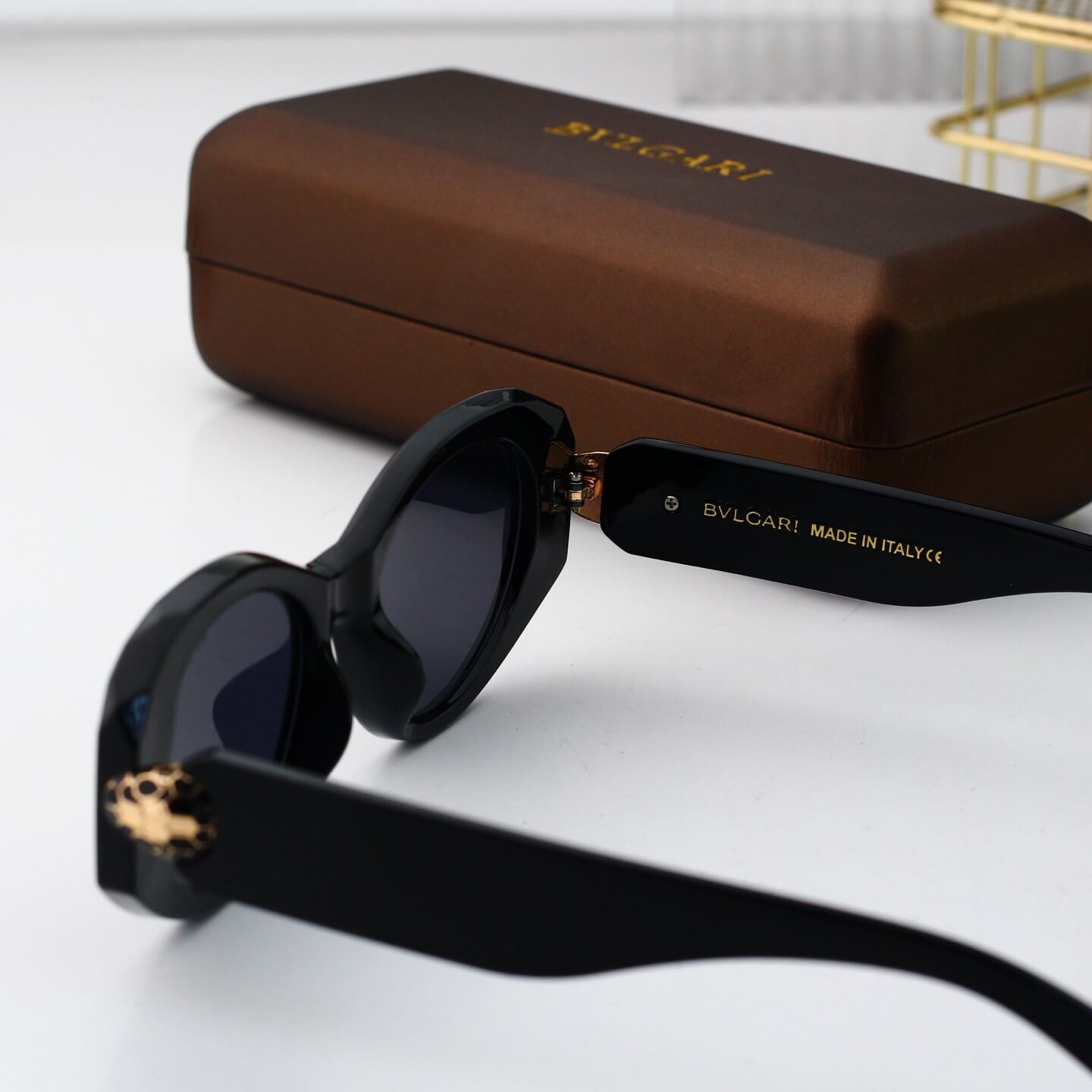 Lunettes de soleil œil de chat chics et rétro à motif serpent