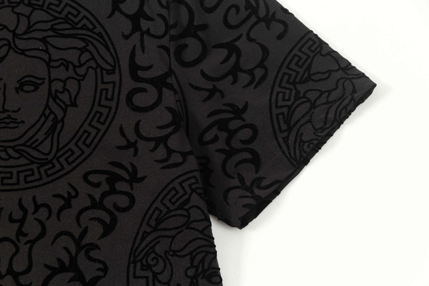 Camiseta jacquard con estampado facial completo