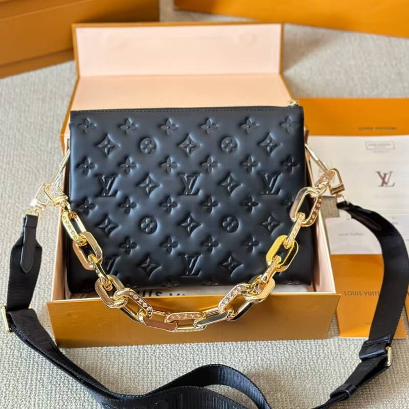 Bolso bandolera PM de piel de cordero en negro puro