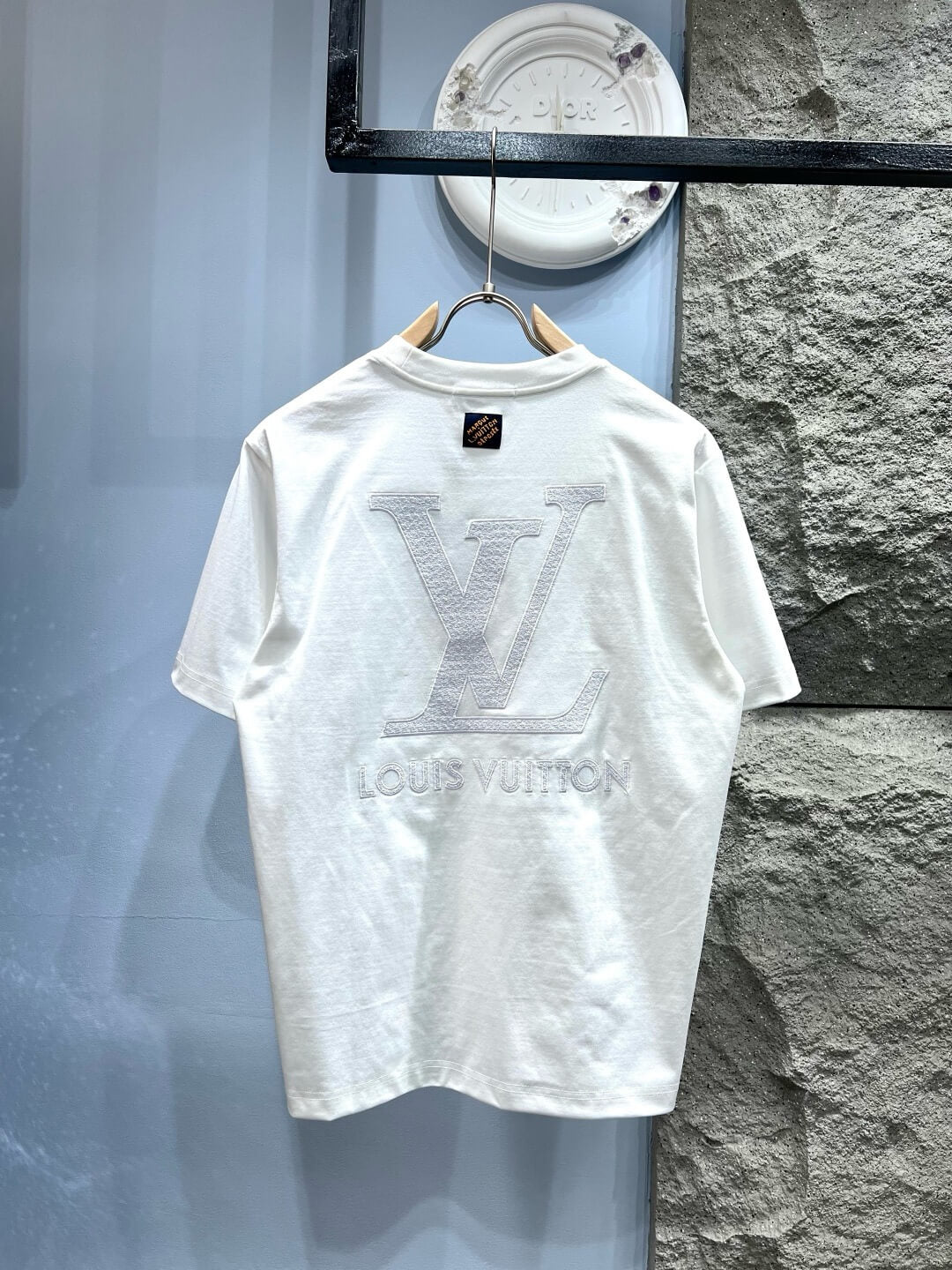 Camiseta con estampado tridimensional