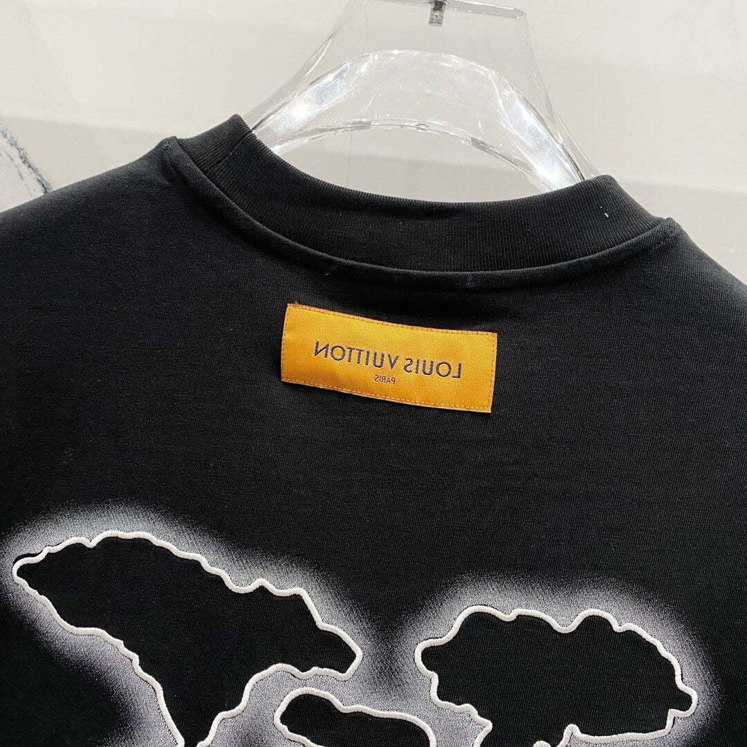 Camiseta bordada con inyección de tinta