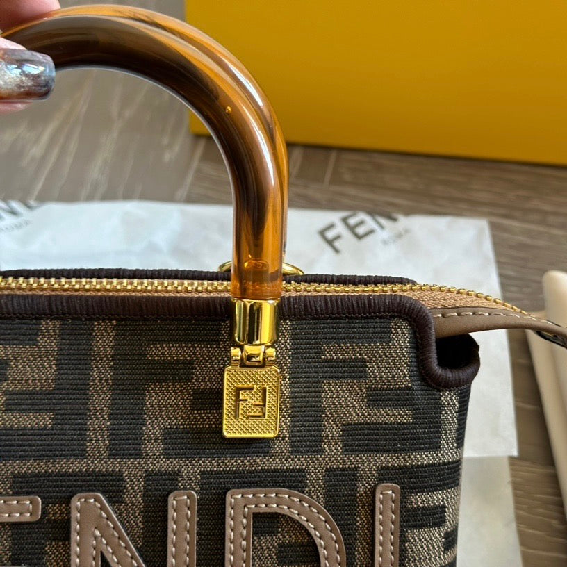 Mini sac rétro à grandes lettres