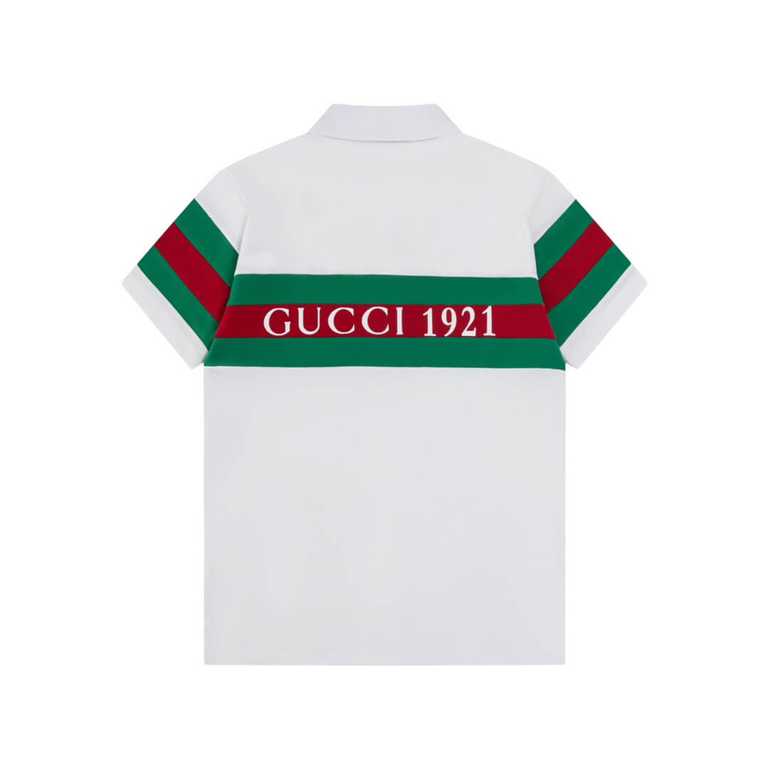 Camiseta polo de rayas rojas y verdes