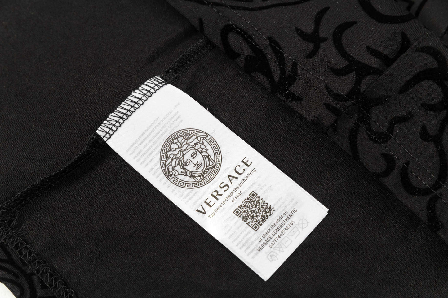 Camiseta jacquard con estampado facial completo