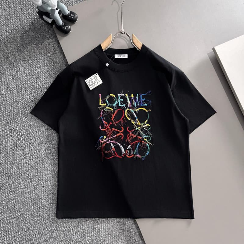 T-shirt brodé à franges arc-en-ciel