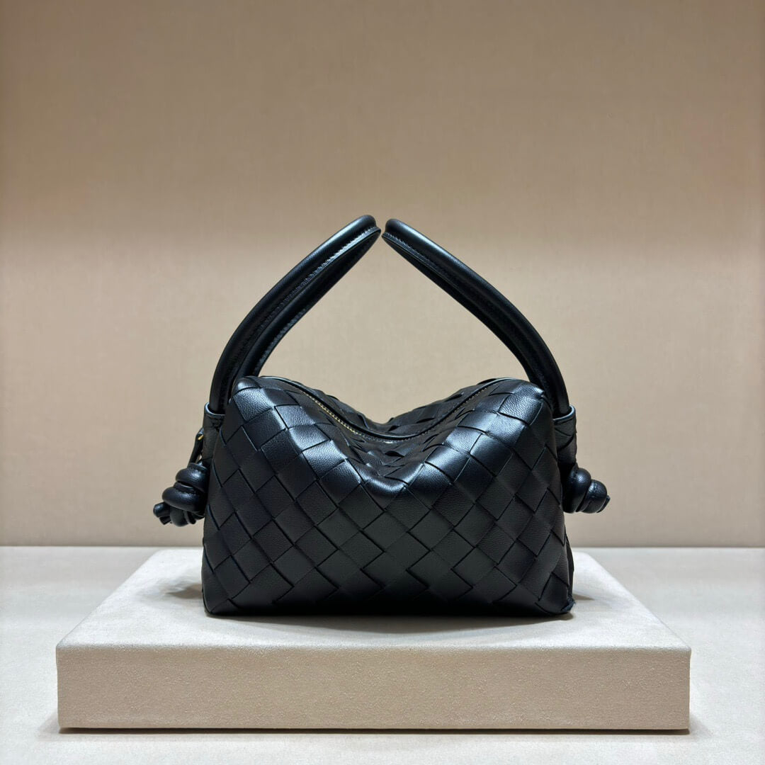 Elegante bolso de hombro de cuero tejido con hebilla de doble anilla