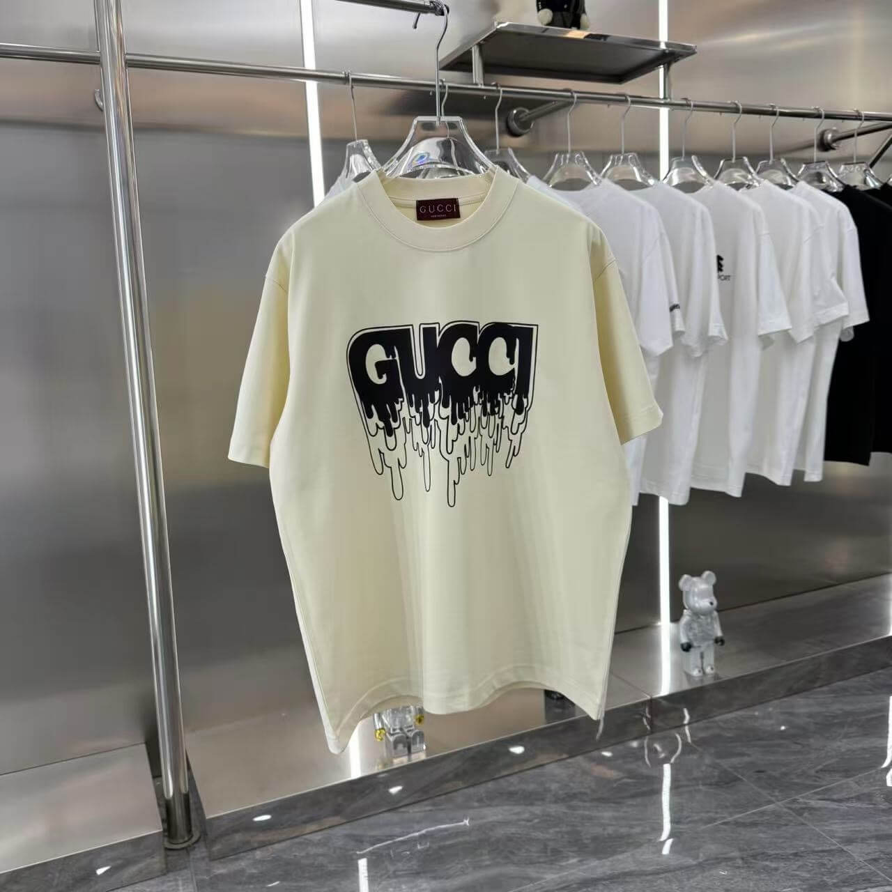 Camiseta con estampado de moda
