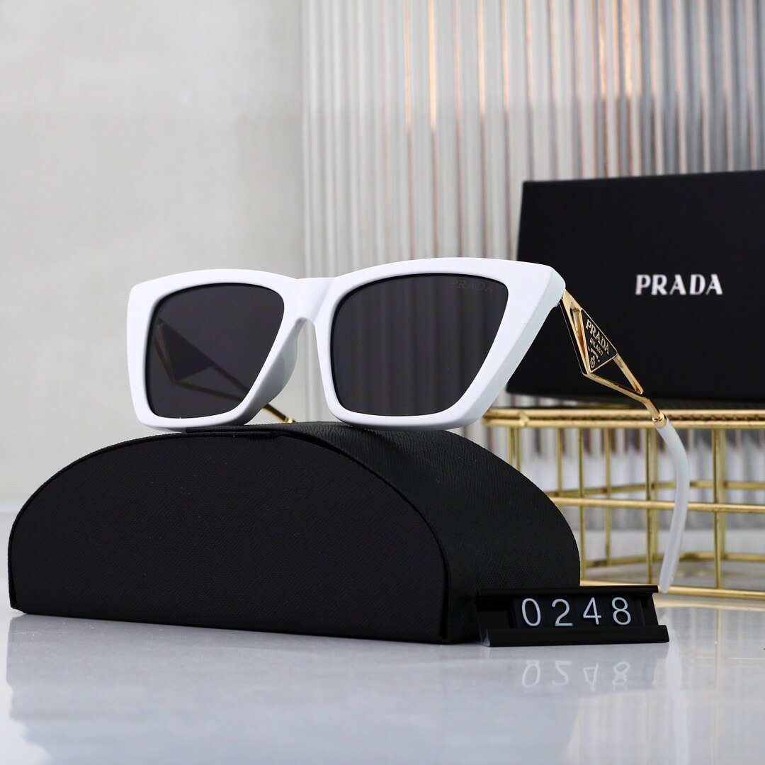 Elegantes gafas de sol con patillas huecas de metal