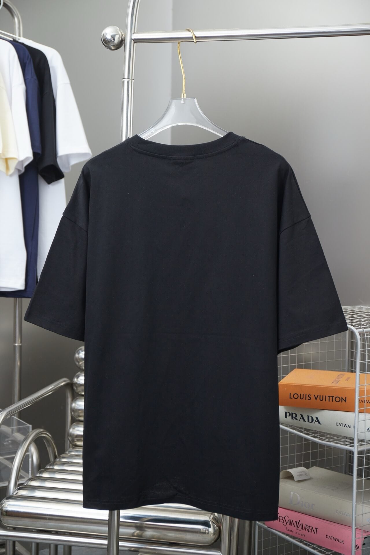 T-shirt à poche métallique avec lettres