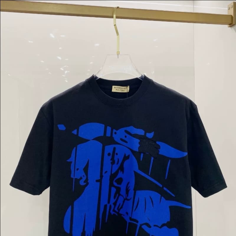 Camiseta con bordado del parche Warhorse 2025