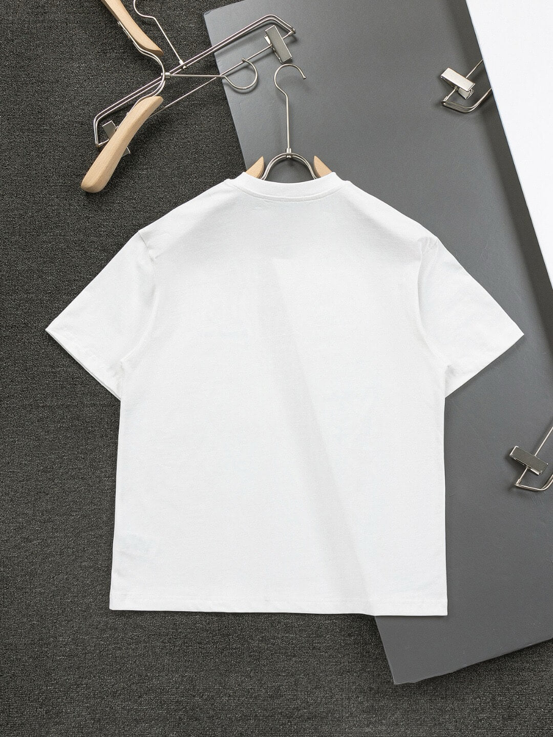 T-shirt floqué brodé