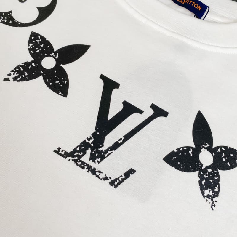Camiseta con collar clásico