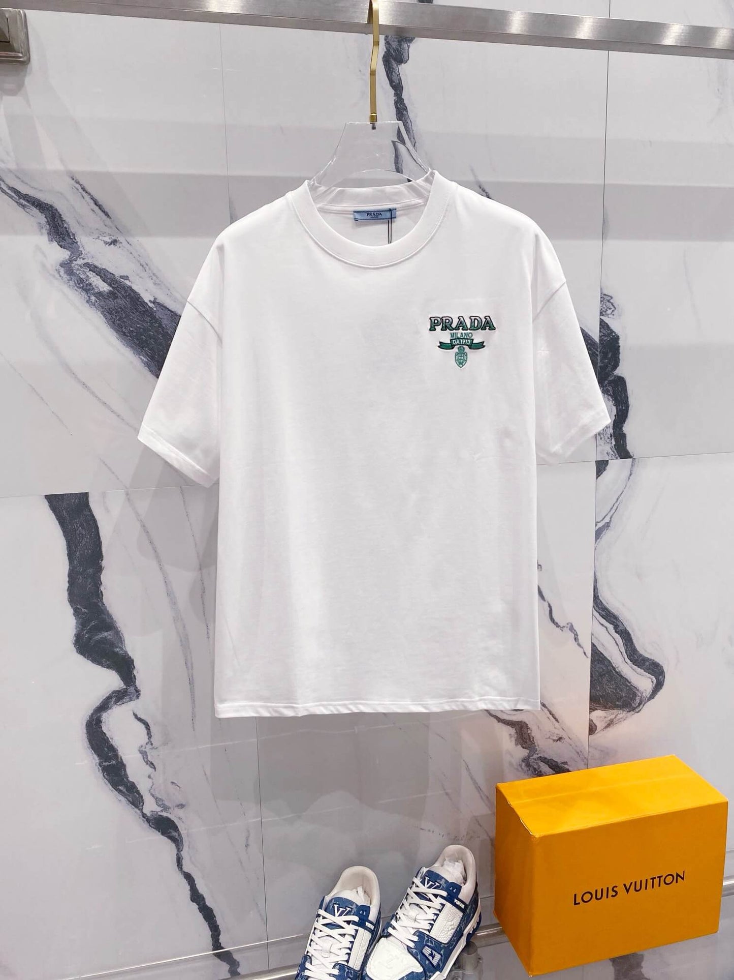 T-shirt à motif brodé vert
