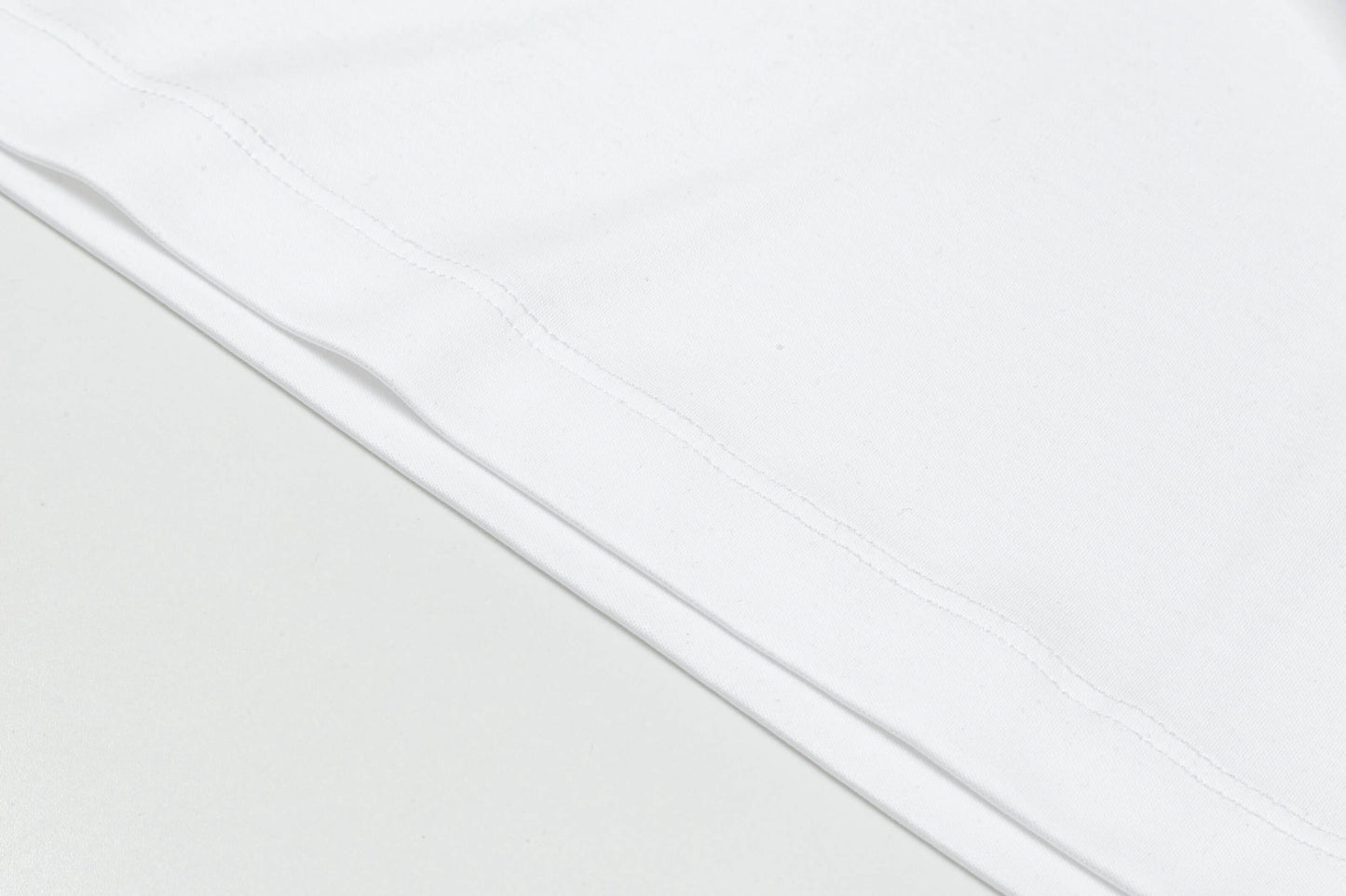 Camiseta con bordado de toalla de doble cara