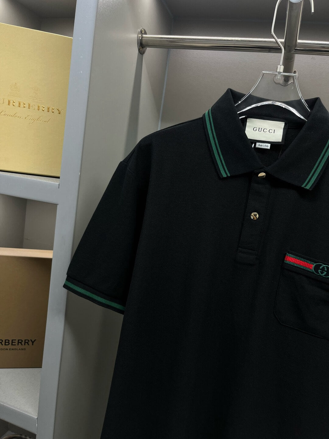 Nueva camisa polo con bolsillo bordado