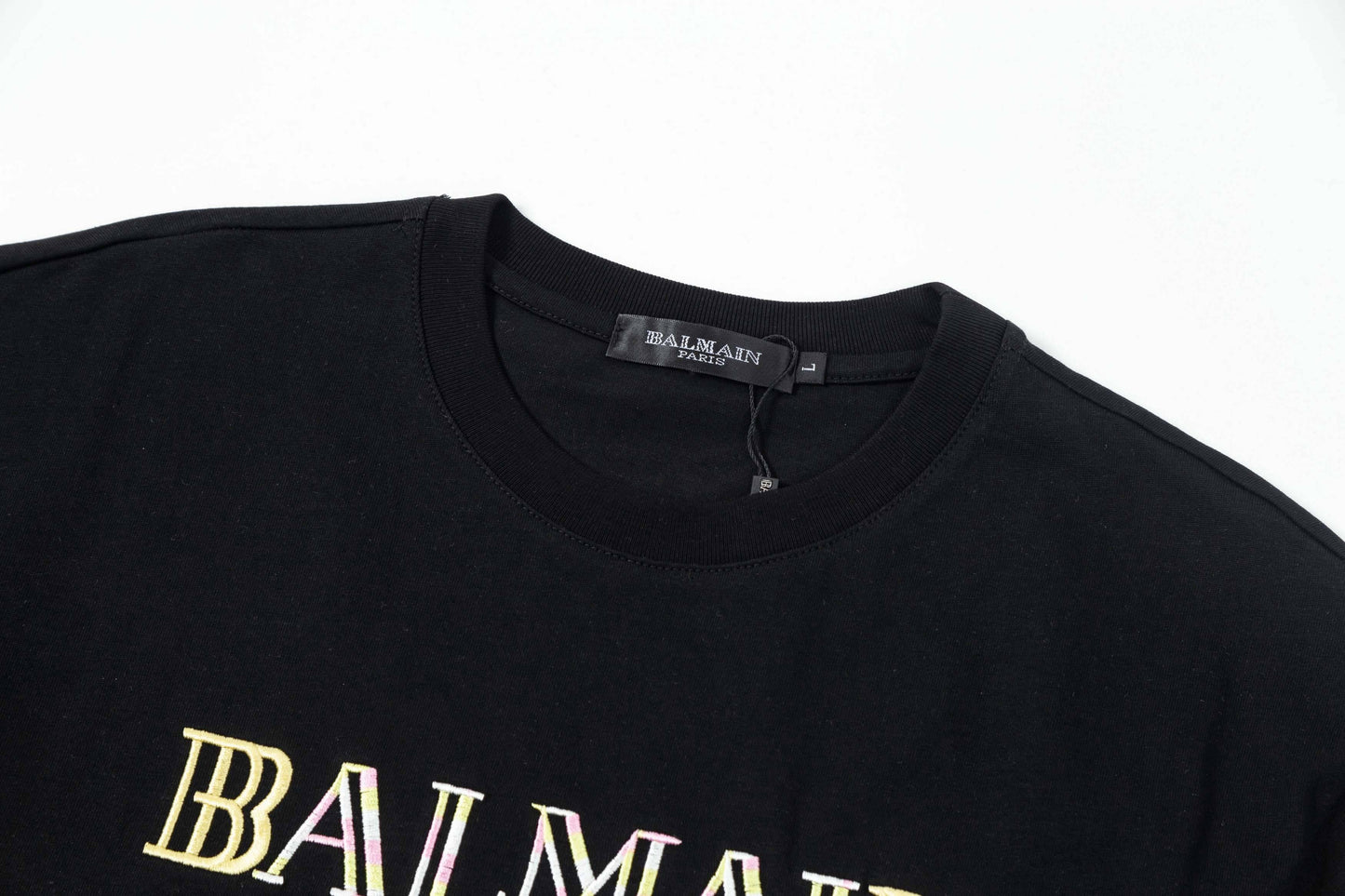 Camiseta con bordado de letras