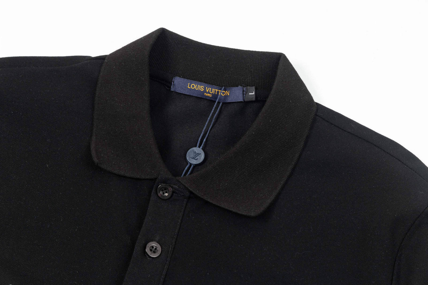 Polo con estampado completo de medio cuerpo