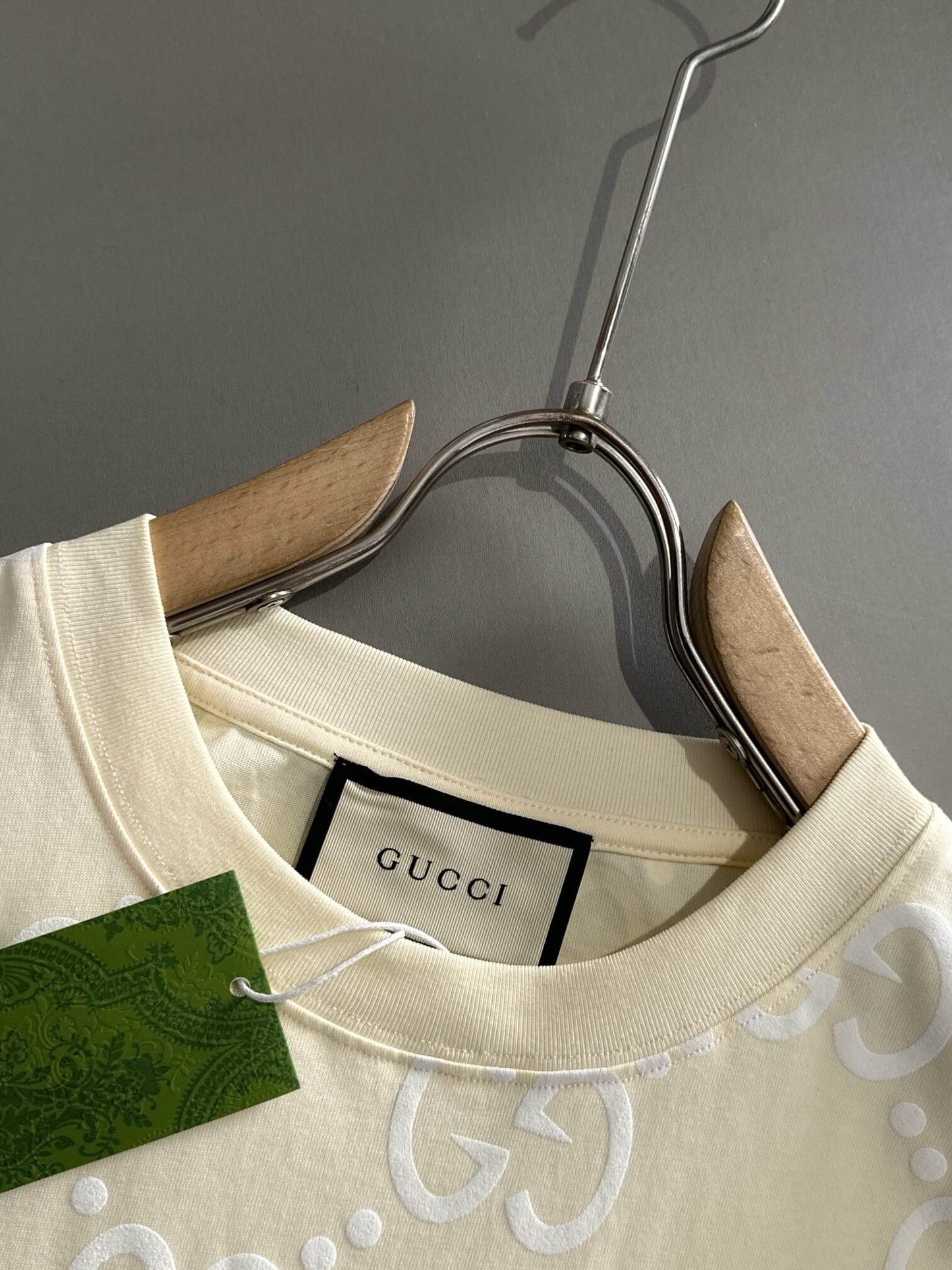 T-shirt à poche plaquée et imprimé intégral