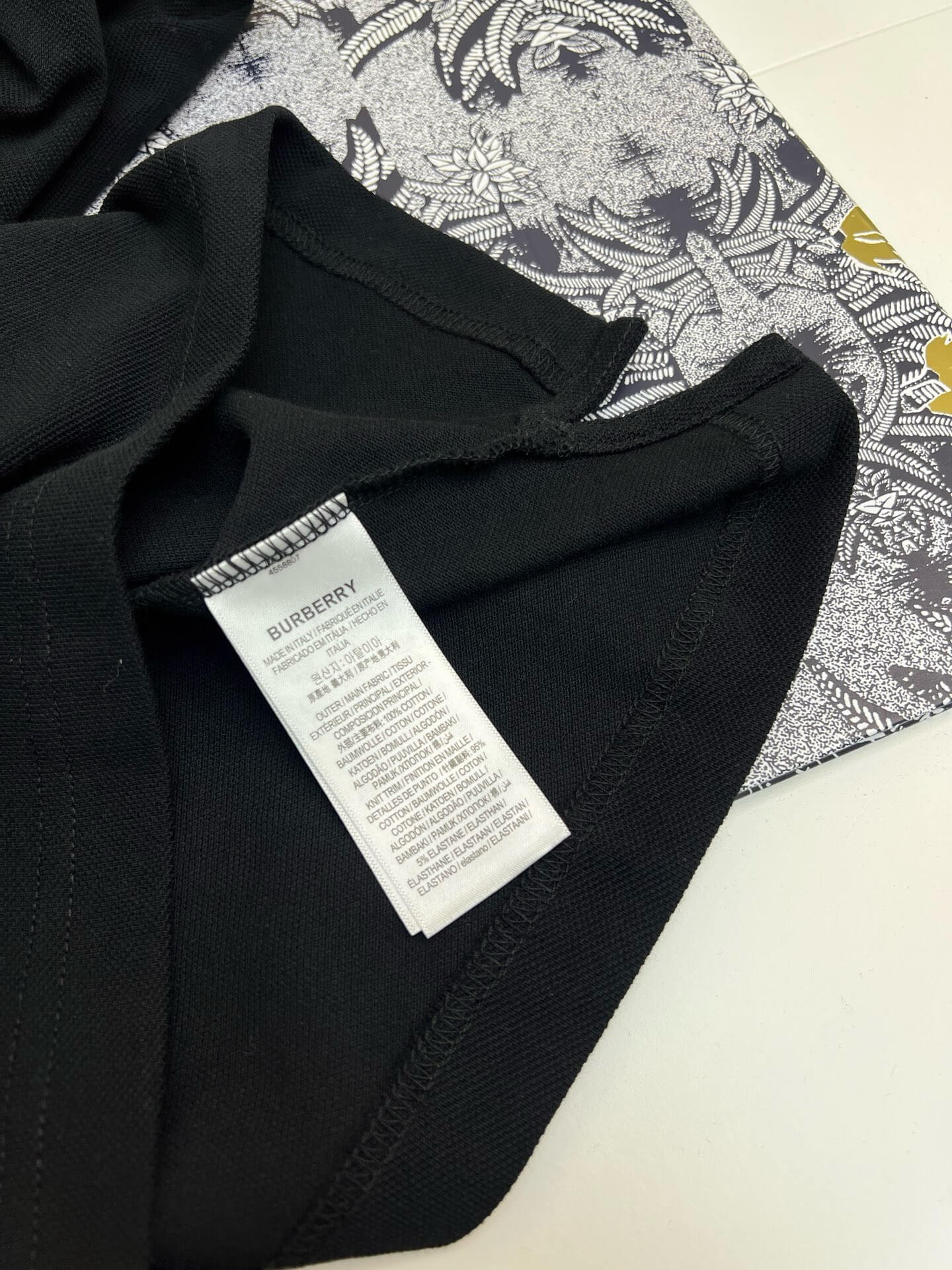 Polo con bordado Warhorse negro