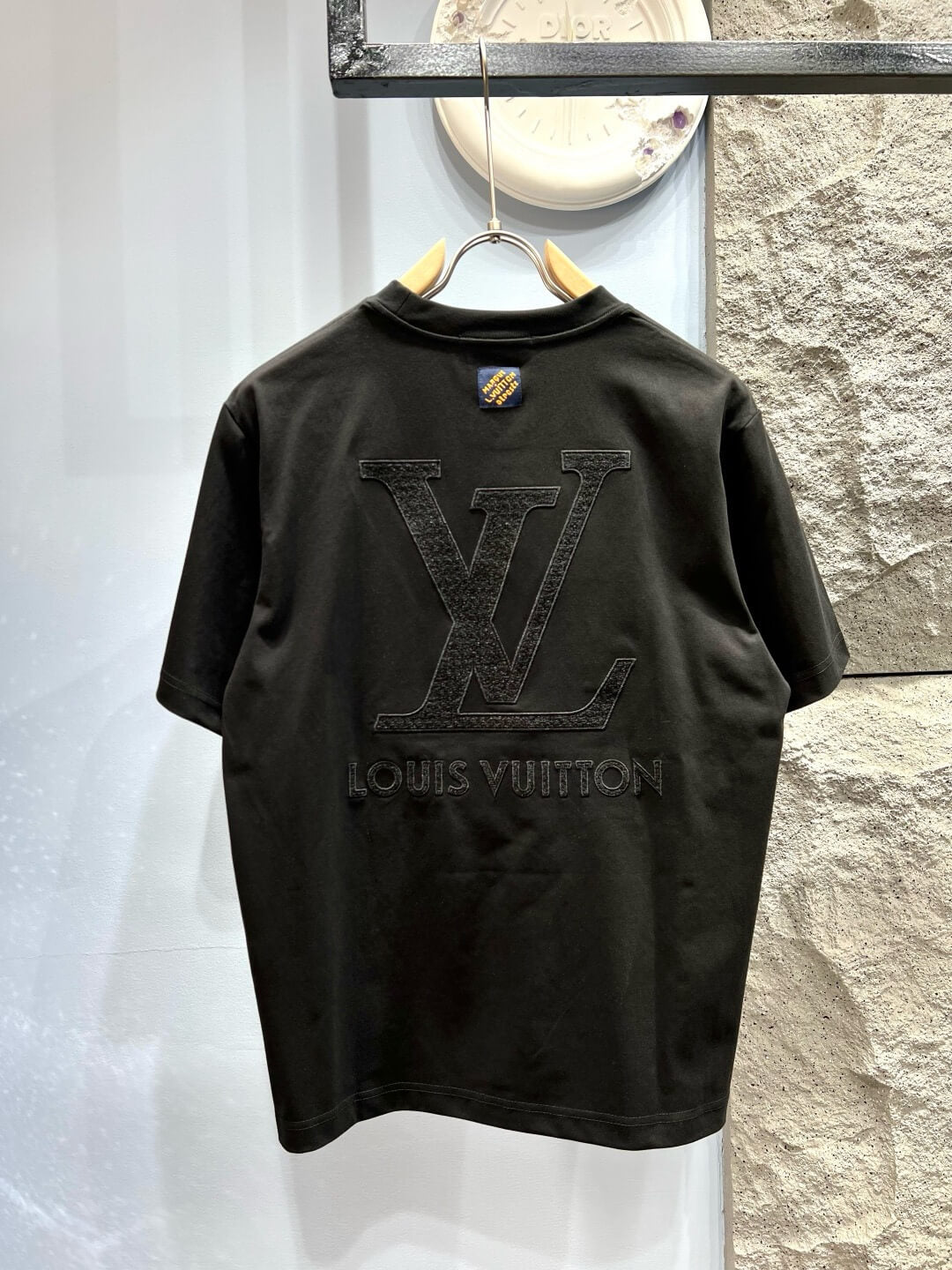 Camiseta con estampado tridimensional