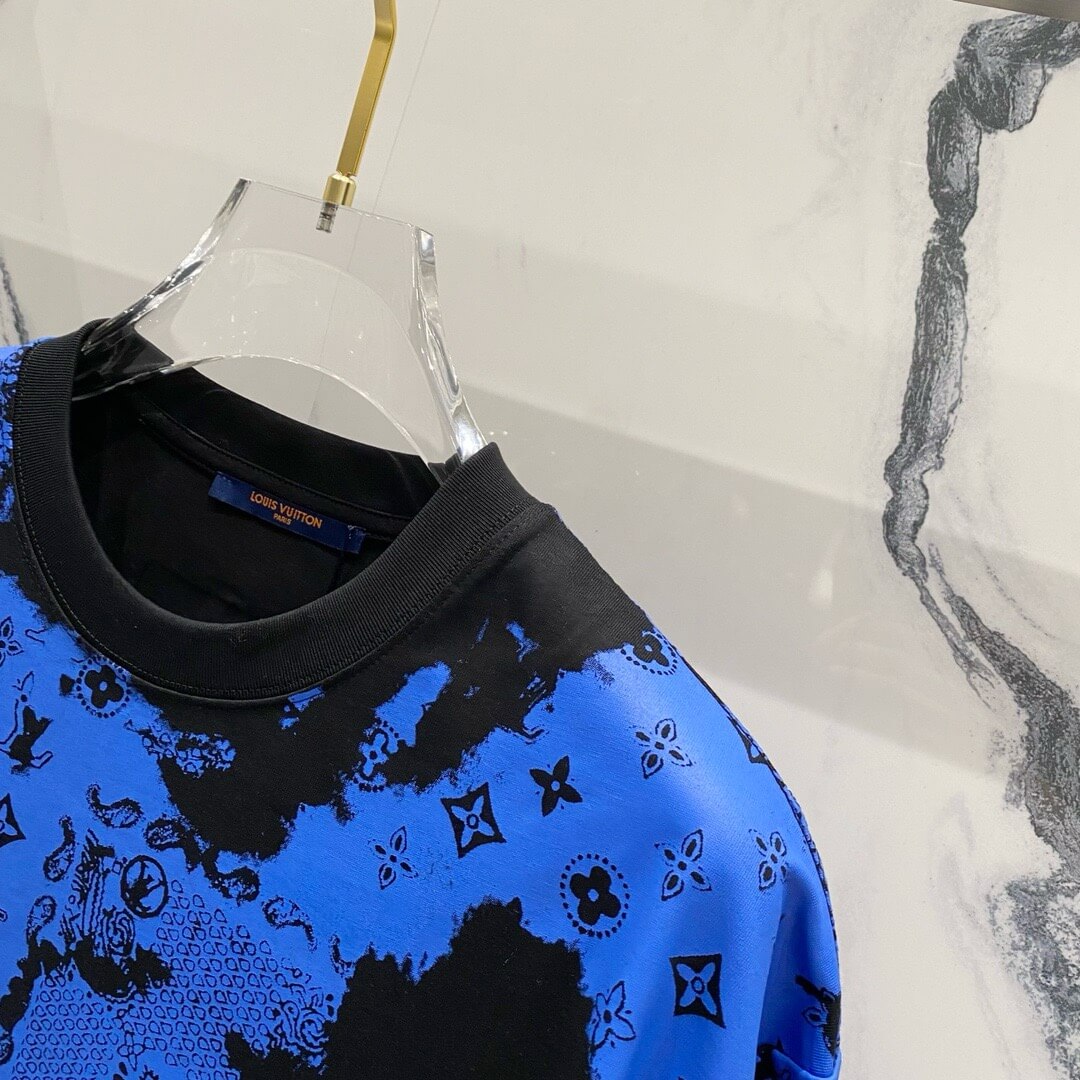 T-shirt imprimé bleu Rendering