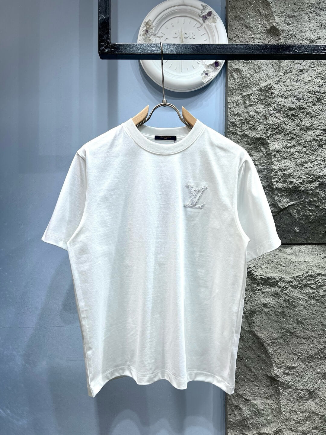 Camiseta con estampado tridimensional