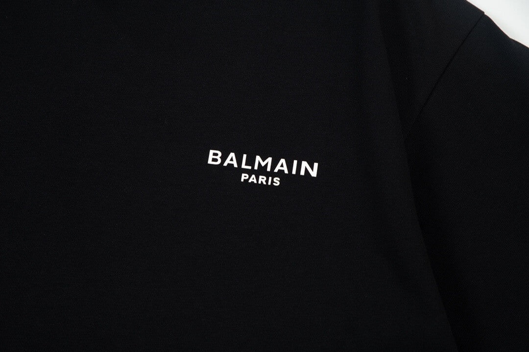 Camiseta con estampado de letras minimalistas