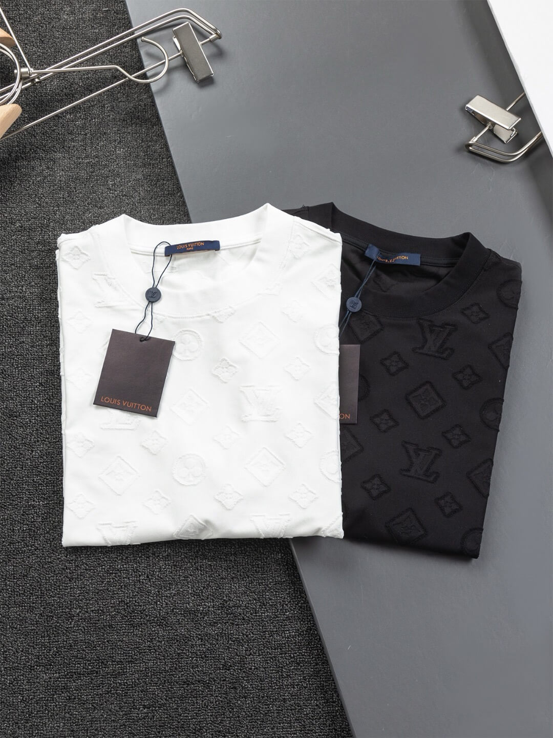 Camiseta llena de preguntas