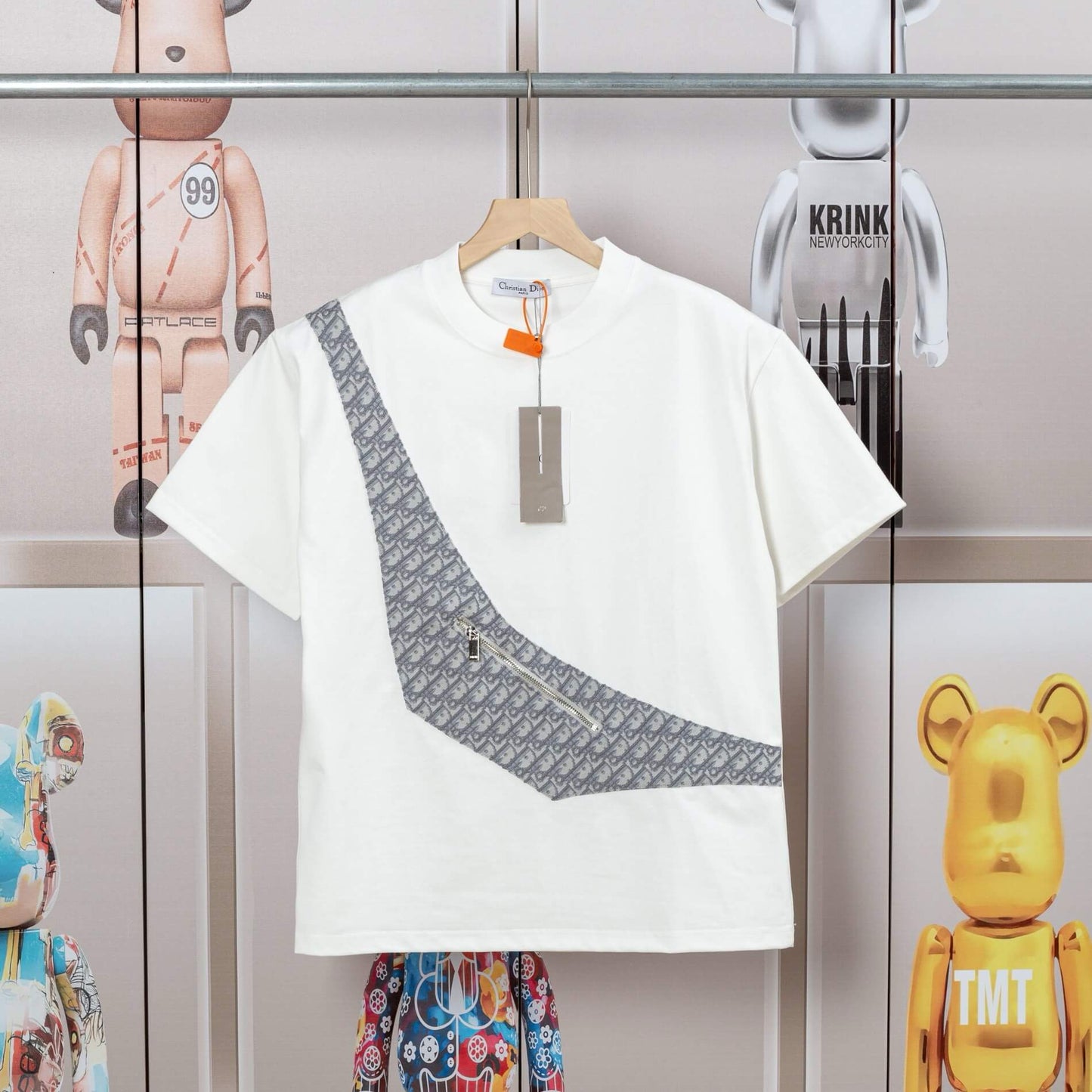 Camiseta de tela lavada con bolsillo