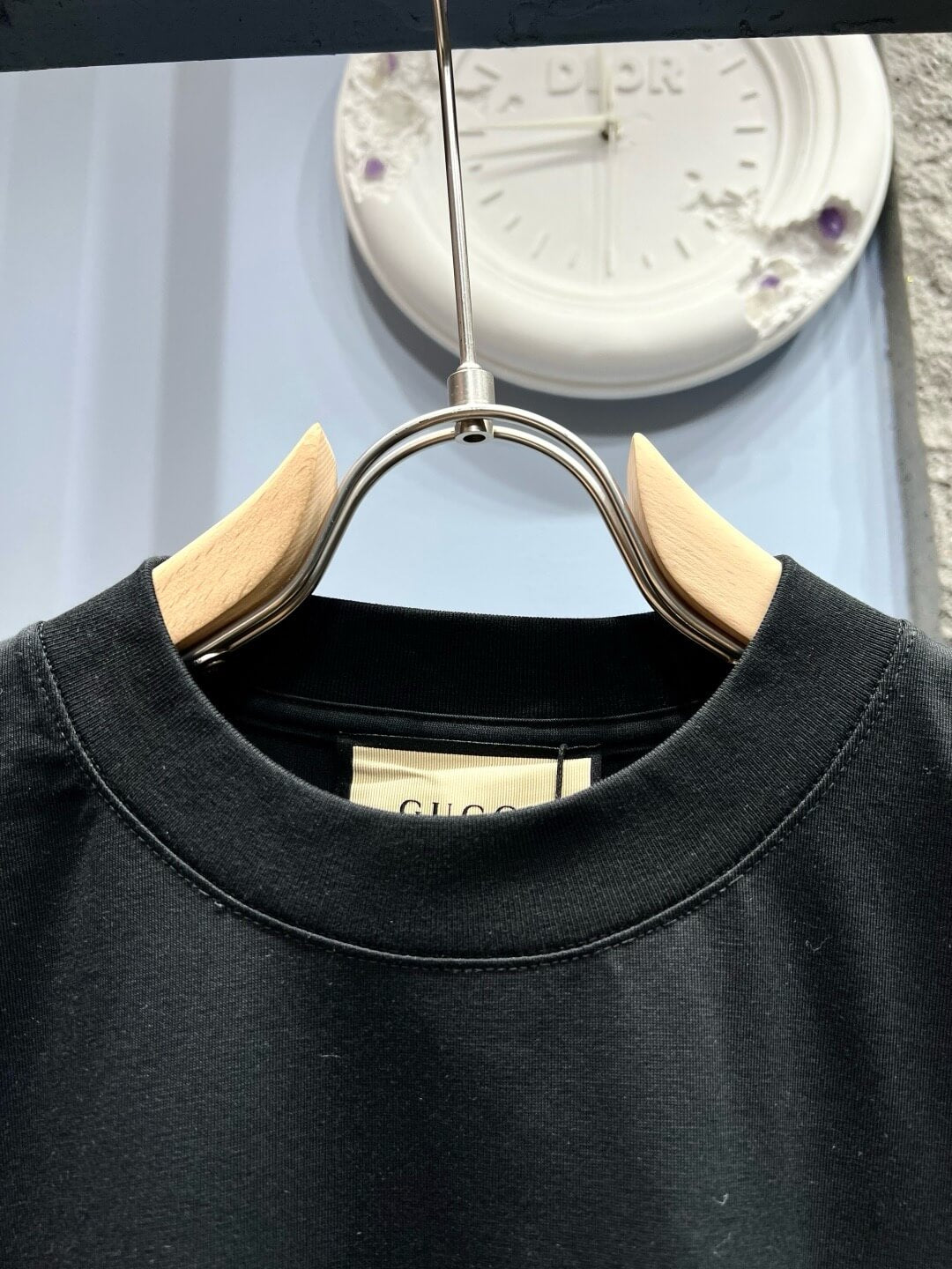 Nueva camiseta con bordado de doble G