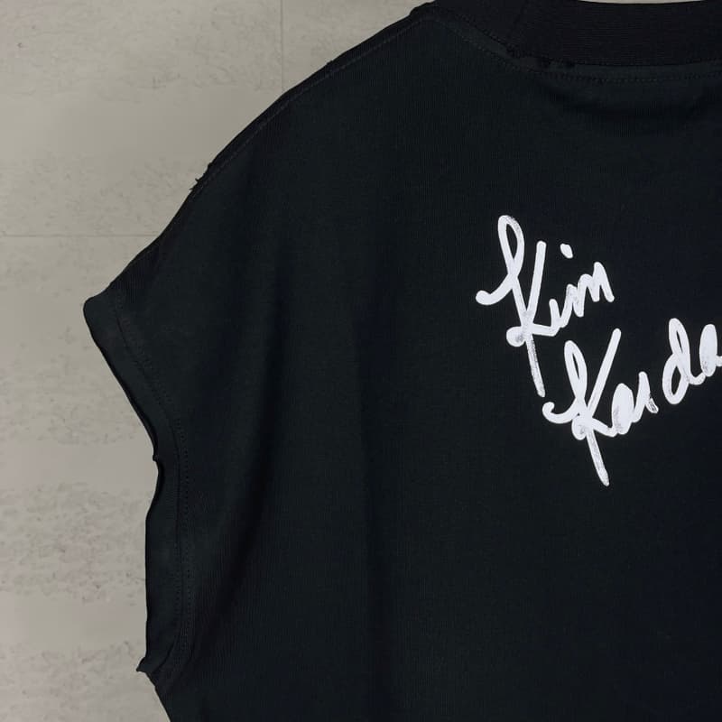 Camiseta vintage sin mangas desgastada