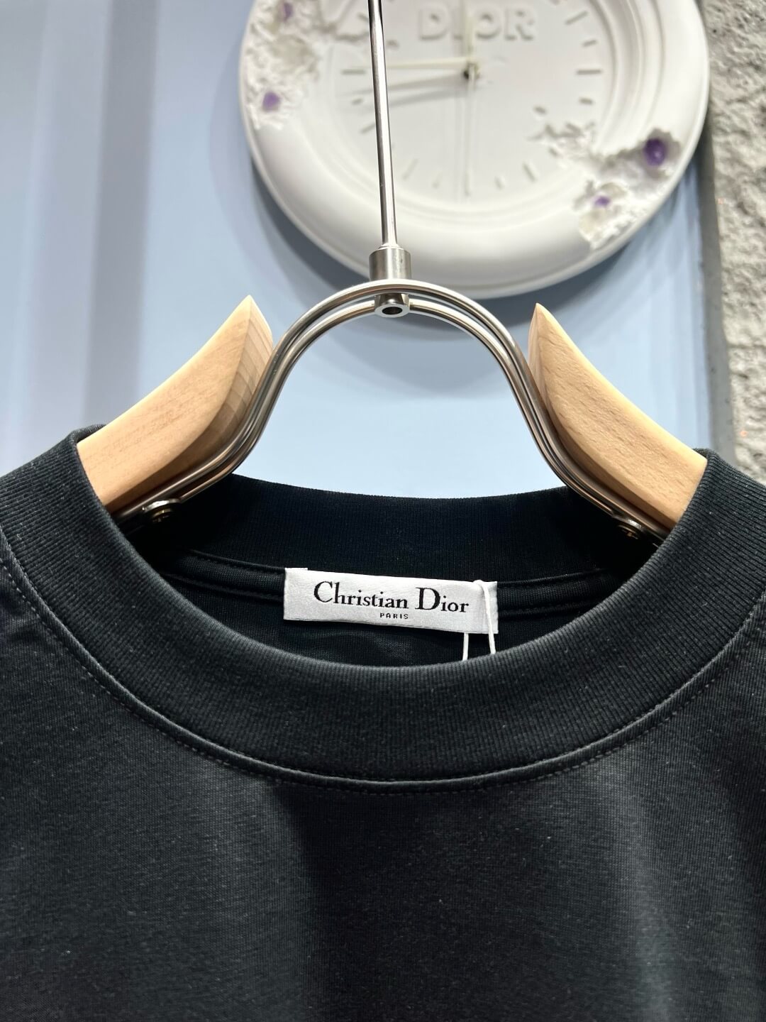 Camiseta con letras de espuma