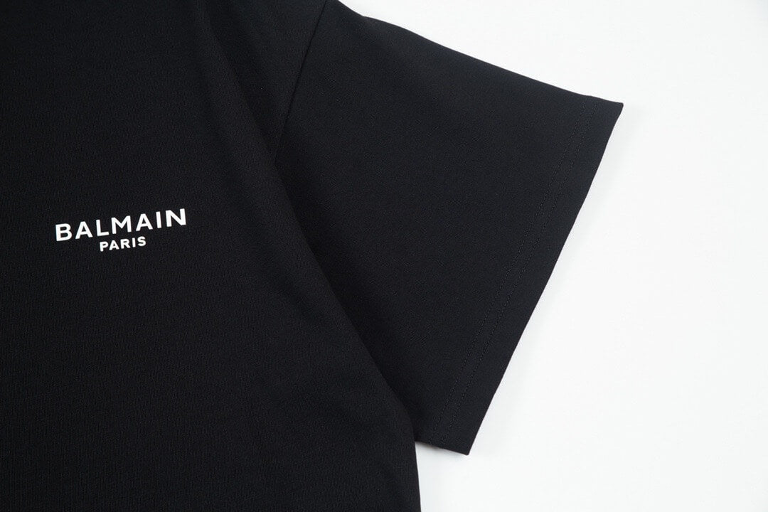 Camiseta con estampado de letras minimalistas