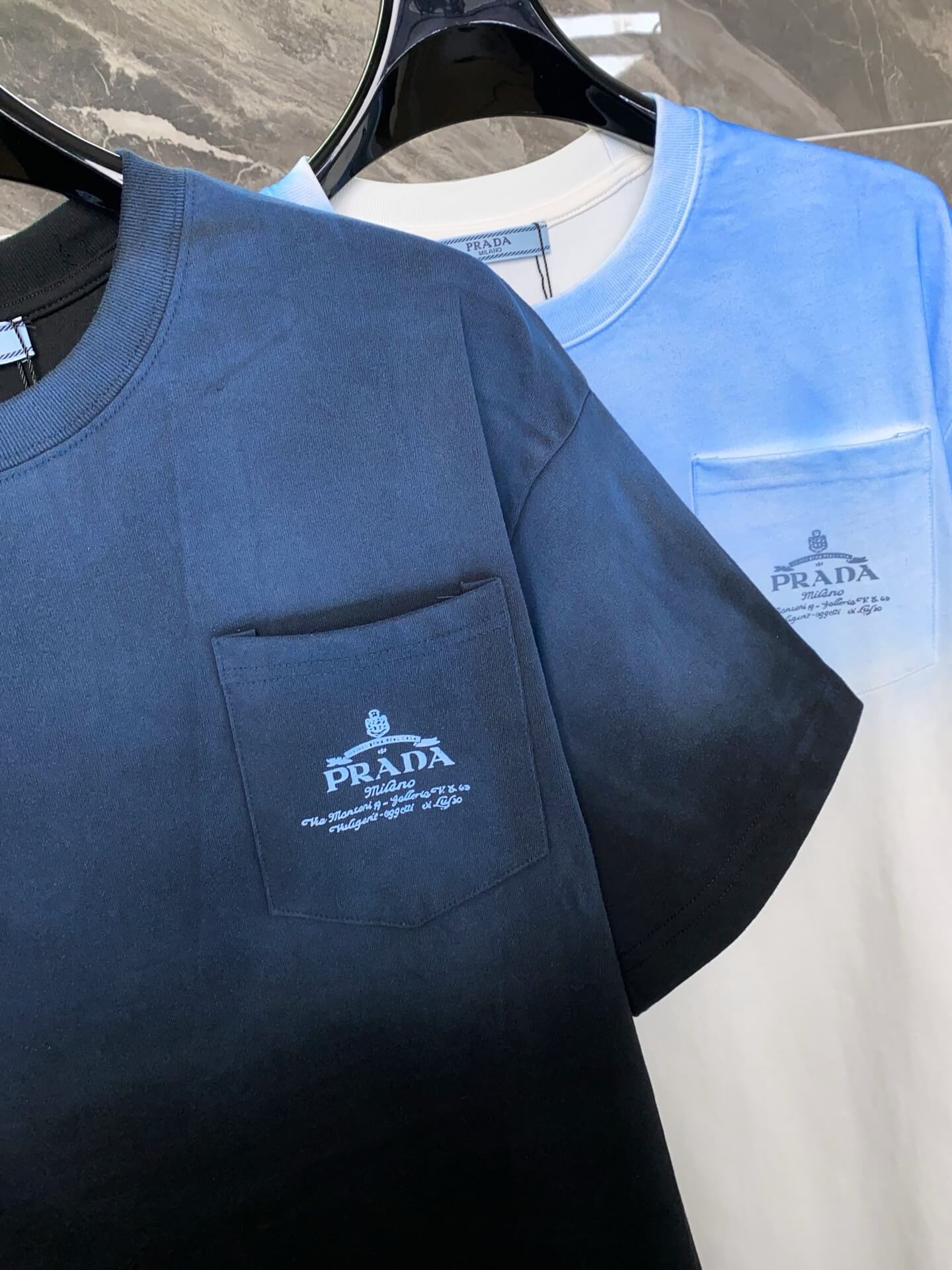 Camiseta con diseño degradado