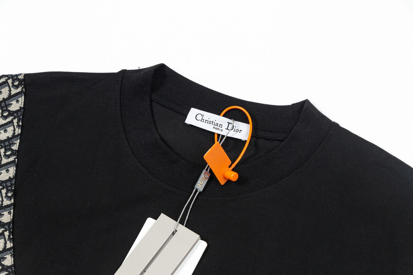 Camiseta de tela lavada con bolsillo