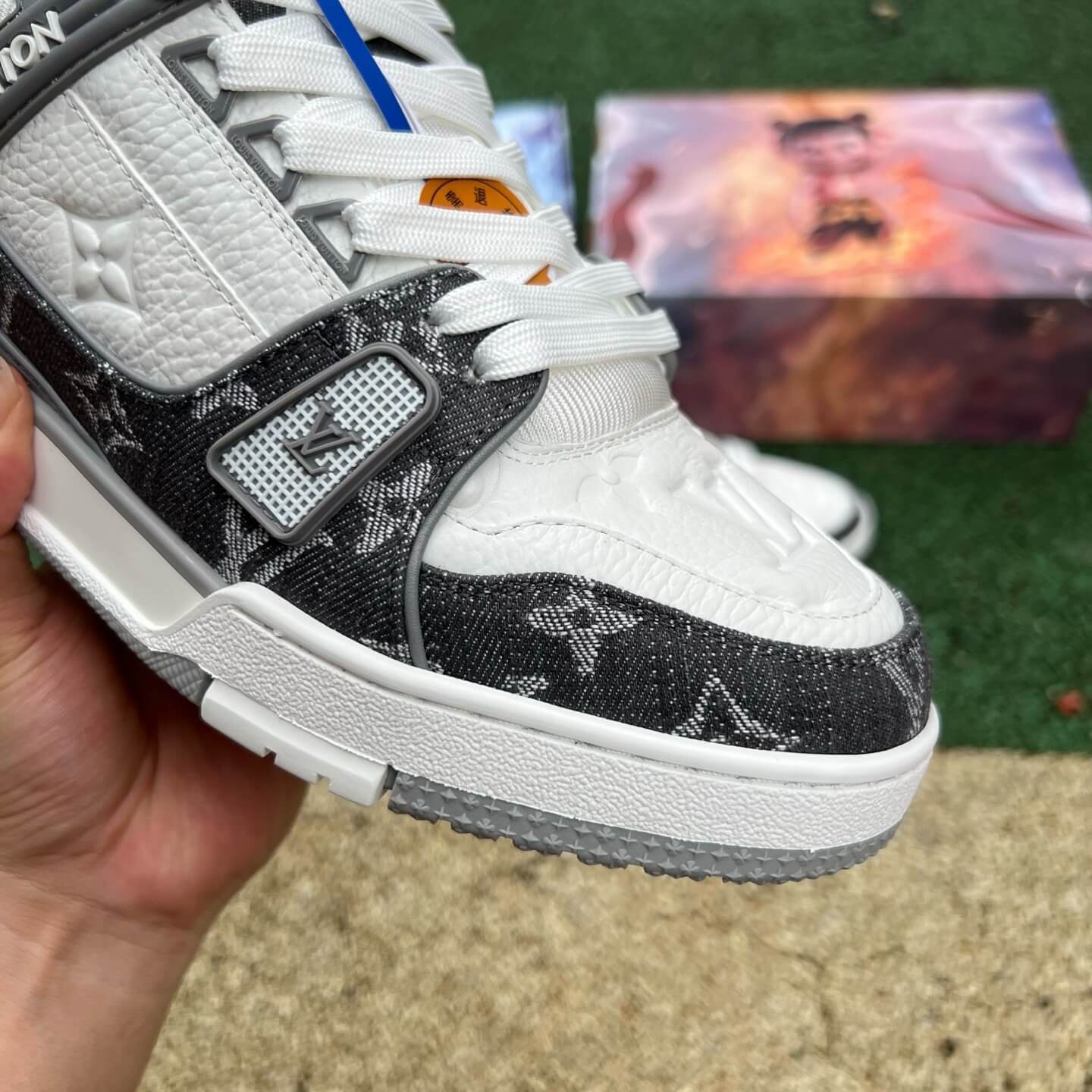 Las zapatillas blancas y negras más vendidas